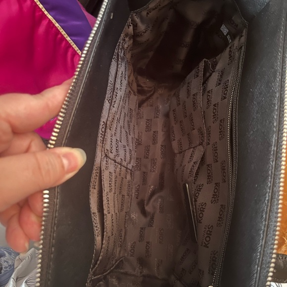 Michael Kors Black Jet Set Leather Large Convertible Purse W/ Large Flap Pocket - Picture 3 of 4